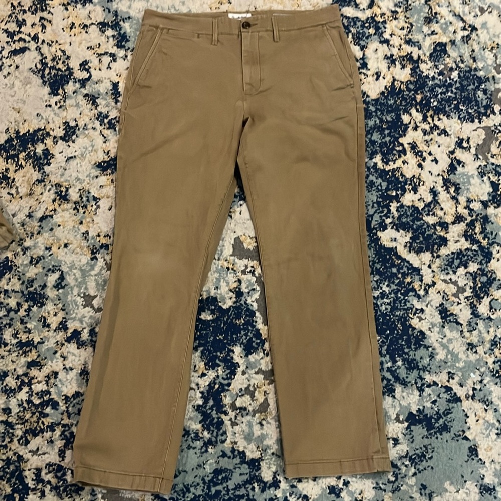 Men’s khaki pants